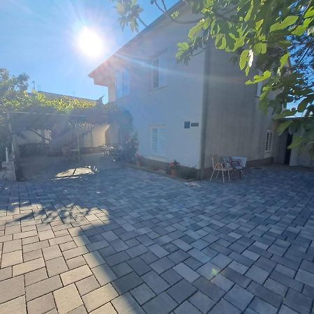 Holiday Room Macukin Brela Exterior foto